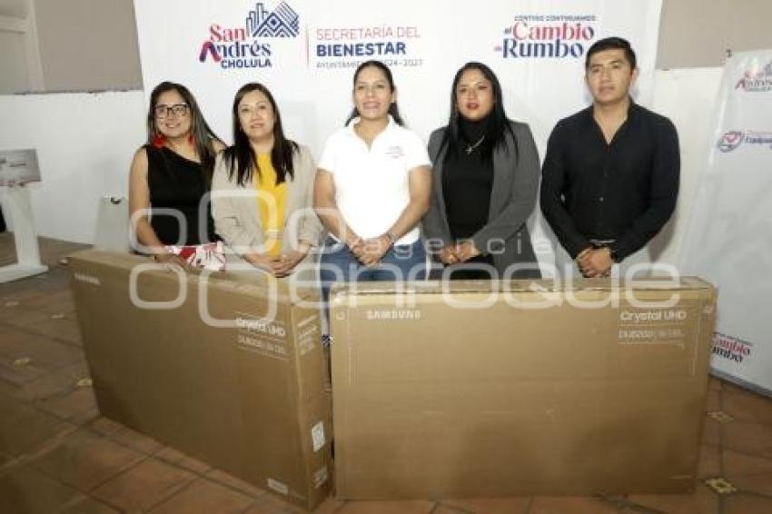 SAN ANDRÉS CHOLULA . EQUIPAMIENTO ESCUELAS