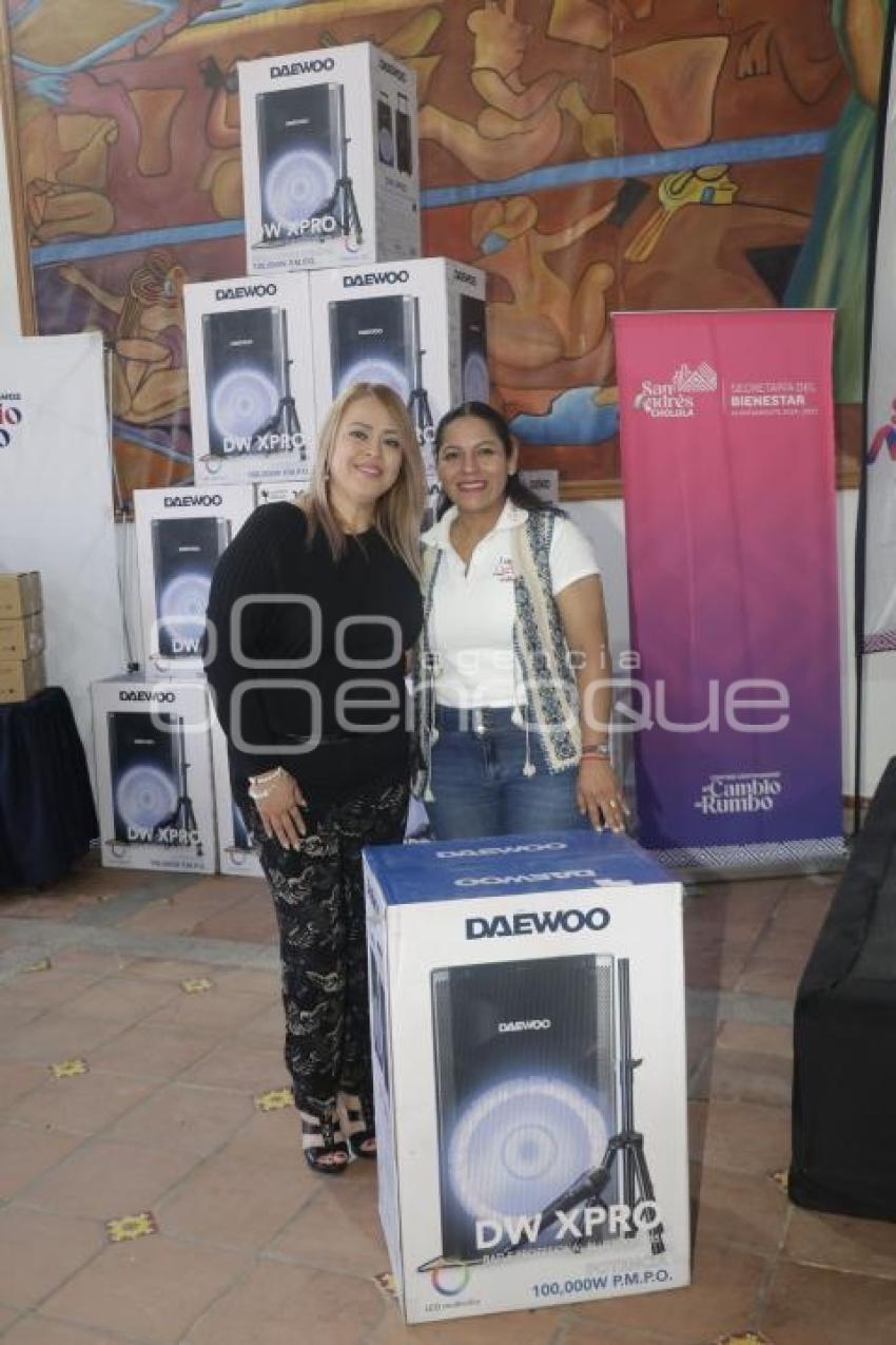 SAN ANDRÉS CHOLULA . EQUIPAMIENTO ESCUELAS