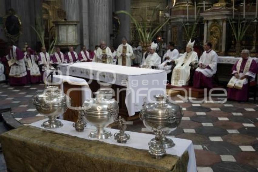 RELIGIÓN . MISA CRISMAL