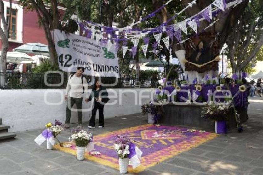 LOS SAPOS . ALTAR
