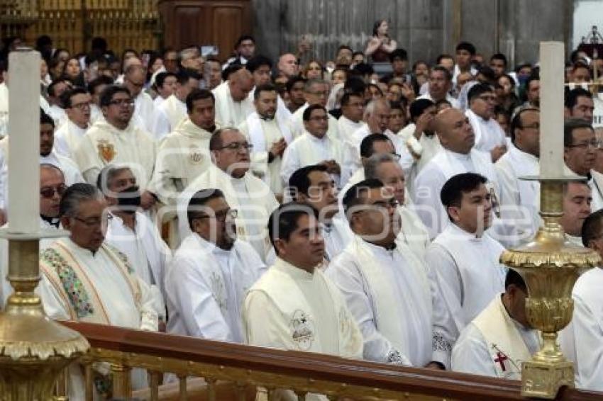 RELIGIÓN . MISA CRISMAL