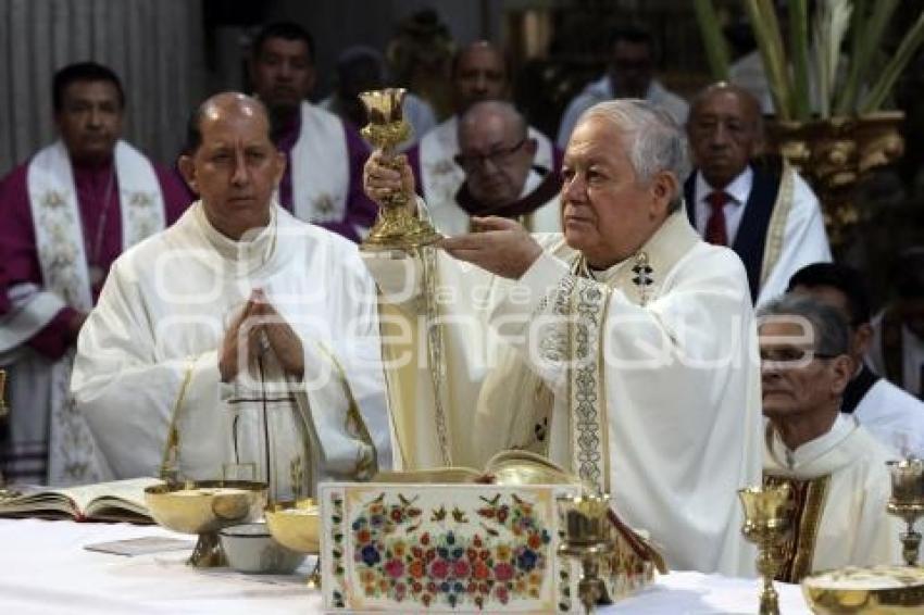 RELIGIÓN . MISA CRISMAL