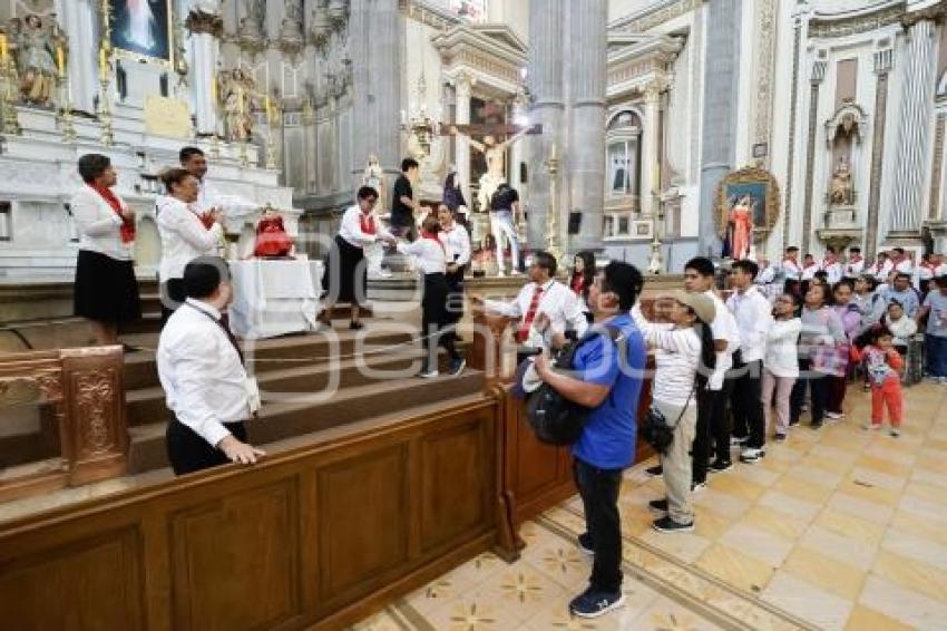 PROCESIÓN VIERNES SANTO . NIÑO DOCTOR