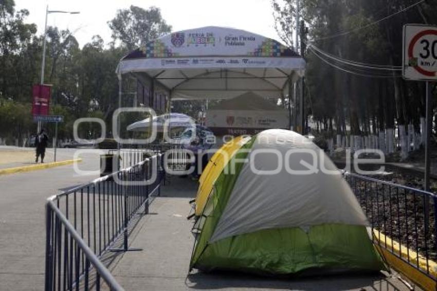 FERIA DE PUEBLA . FILAS