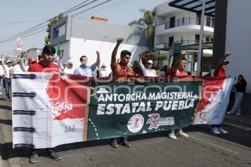 DÍA DEL TRABAJO . ANTORCHA MAGISTERIAL