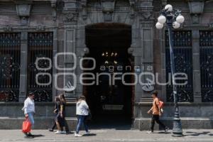BANCOS . DÍA DEL TRABAJO