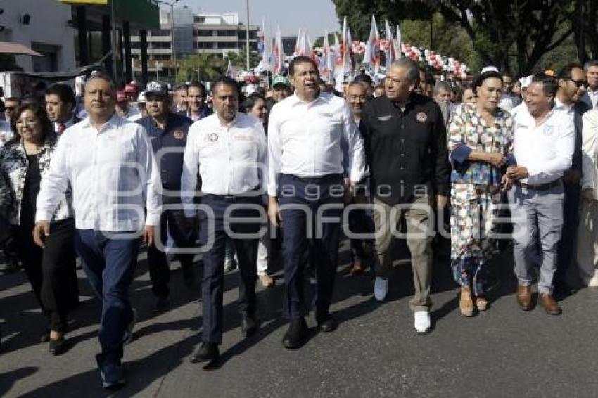 DESFILE . DÍA DEL TRABAJO