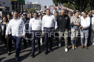 DESFILE . DÍA DEL TRABAJO
