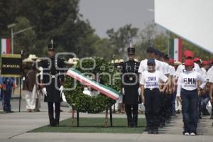 DESFILE 5 DE MAYO . ENSAYO
