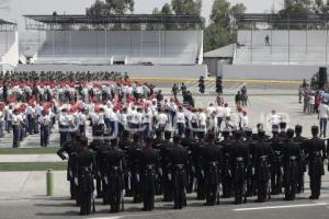DESFILE 5 DE MAYO . ENSAYO