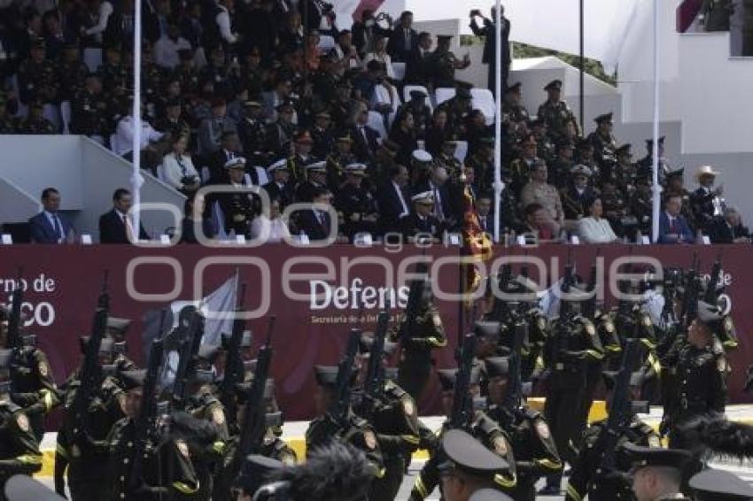 DESFILE 5 DE MAYO