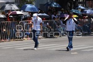 DESFILE 5 DE MAYO . APARTADO LUGARES