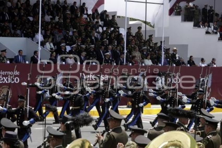 DESFILE 5 DE MAYO