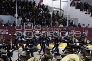 DESFILE 5 DE MAYO
