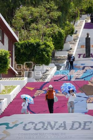 TLAXCALA . ESCALINATAS LOS HÉROES