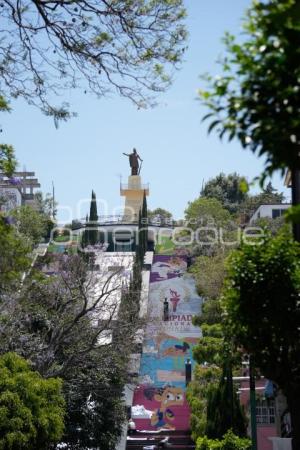 TLAXCALA . ESCALINATAS LOS HÉROES