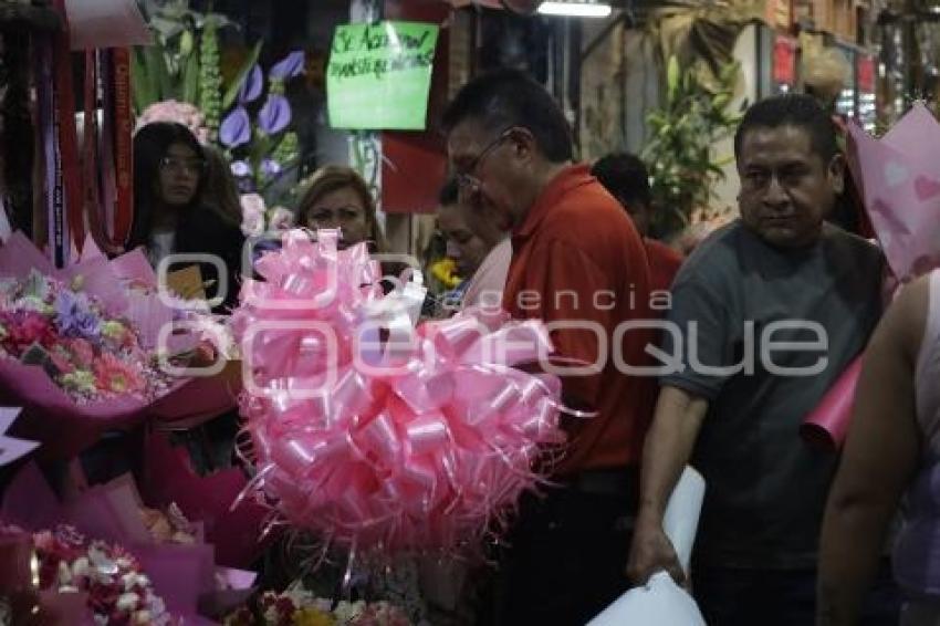 VENTA DE FLORES . 10 DE MAYO