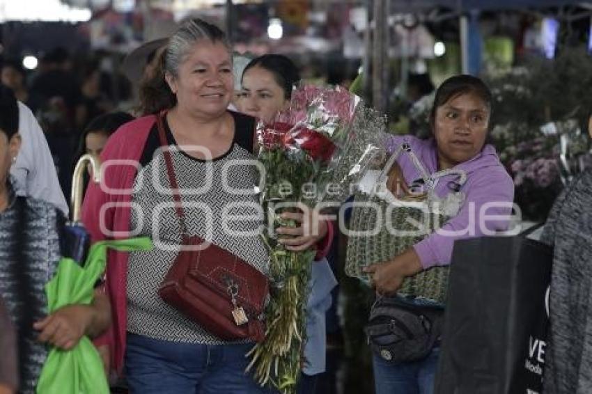 VENTA DE FLORES . 10 DE MAYO