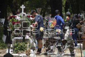 PANTEÓN MUNICIPAL . 10 DE MAYO