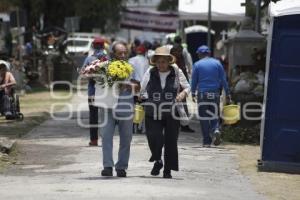 PANTEÓN MUNICIPAL . 10 DE MAYO