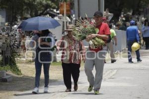 PANTEÓN MUNICIPAL . 10 DE MAYO