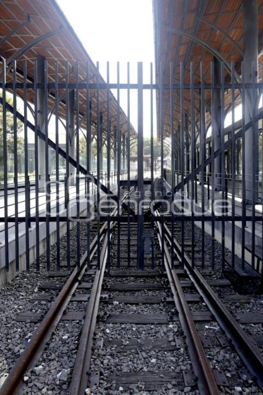 ESTACIÓN . TREN TURÍSTICO