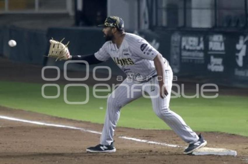 BÉISBOL . PERICOS VS LEONES