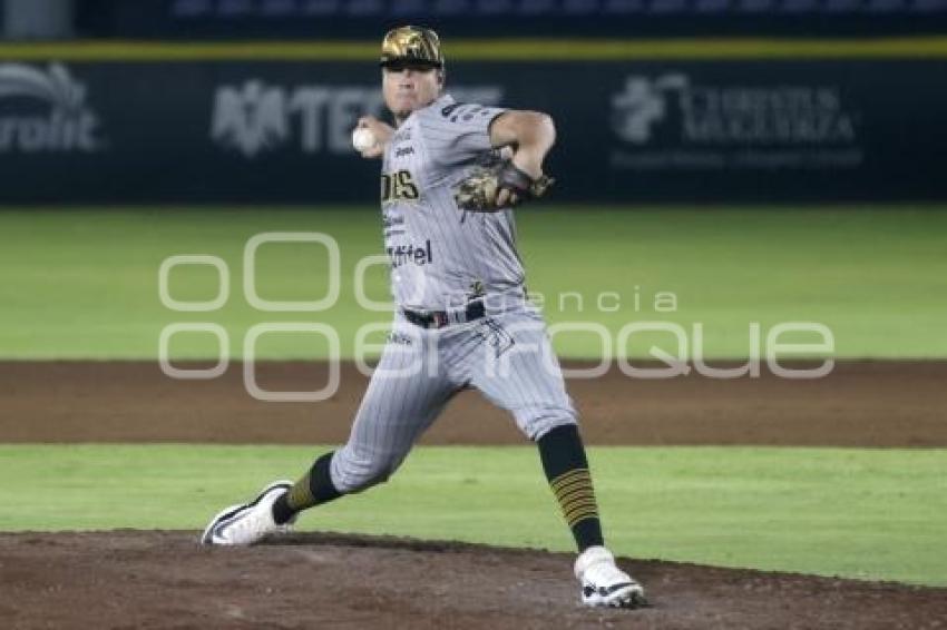 BÉISBOL . PERICOS VS LEONES