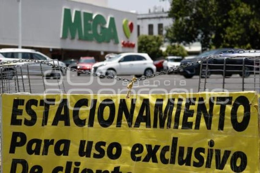 ESTACIONAMIENTO . SORIANA