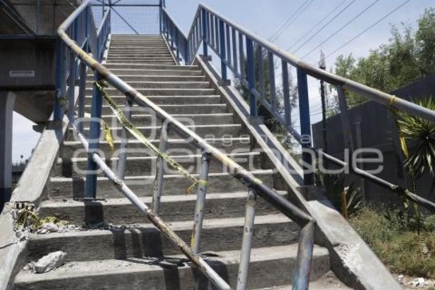 PUENTE PEATONAL