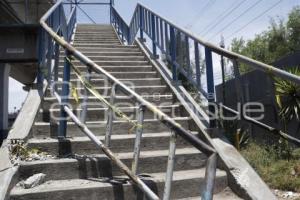 PUENTE PEATONAL