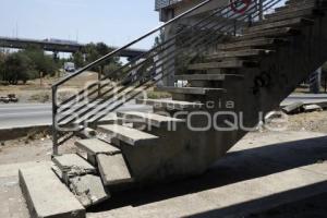PUENTE PEATONAL