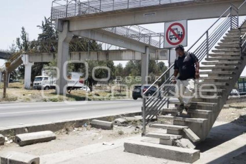 PUENTE PEATONAL