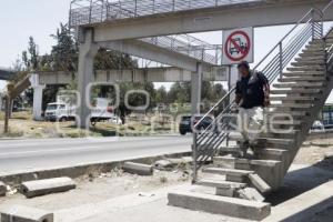 PUENTE PEATONAL