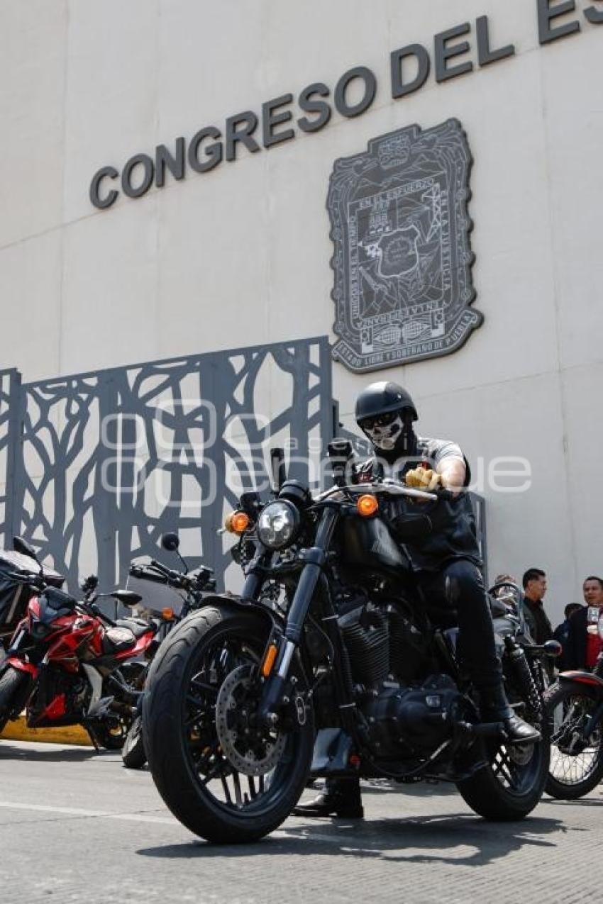 MANIFESTACIÓN . MOTOCICLISTAS