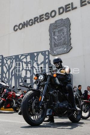 MANIFESTACIÓN . MOTOCICLISTAS