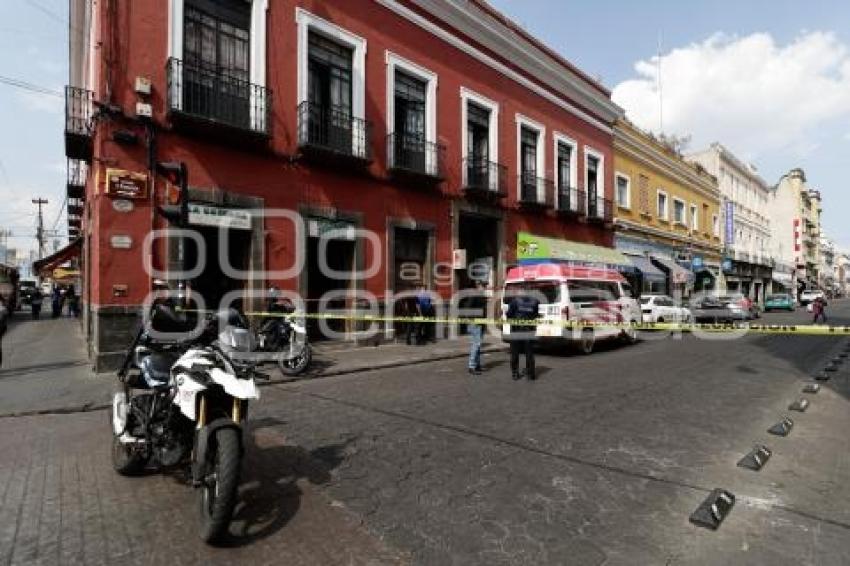 DECESO . TRANSPORTE PÚBLICO