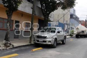 CICLOPISTA . VEHÍCULOS ESTACIONADOS
