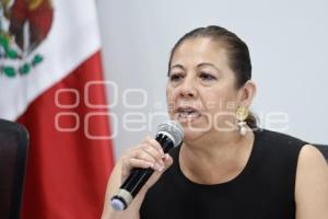 LAURA ARTEMISA GARCÍA
