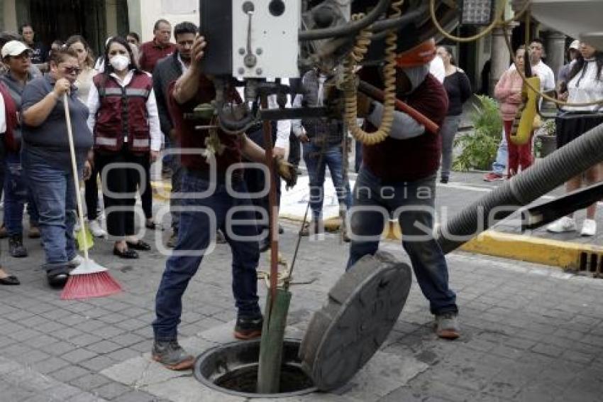 SAN PEDRO CHOLULA . LIMPIEZA DE CALLES