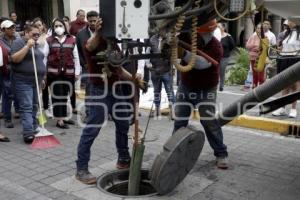 SAN PEDRO CHOLULA . LIMPIEZA DE CALLES