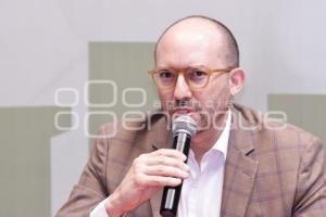 HÉCTOR GONZÁLEZ