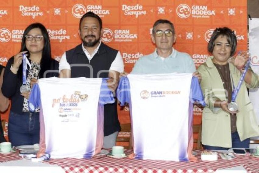 CARRERA . PA TODAS LAS RAZAS