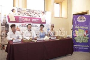 TURISMO . FERIA DE LIBRES