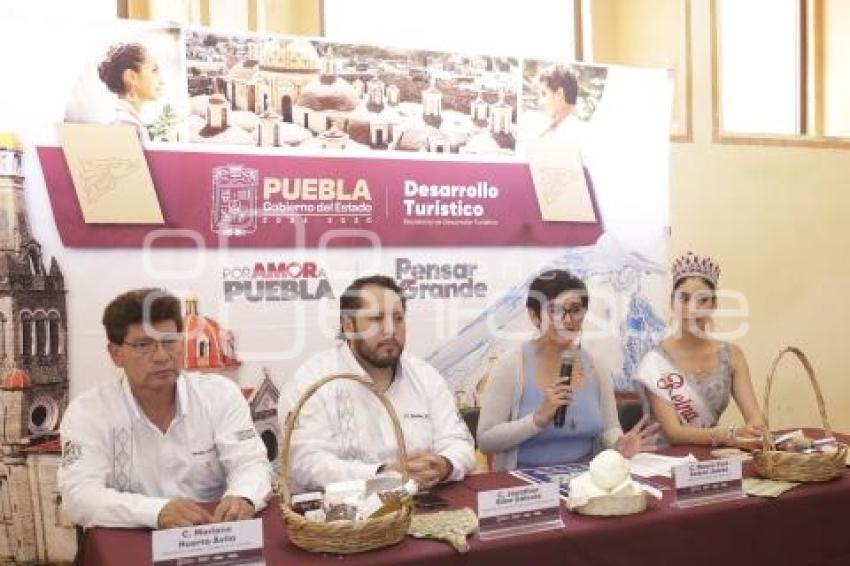 TURISMO . FERIA DE LIBRES