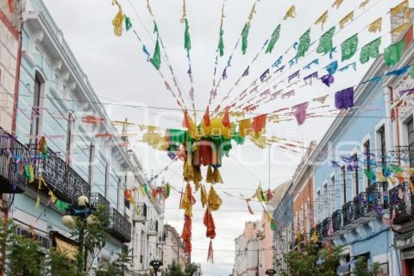 CALLE DE LOS DULCES . VANDALISMO