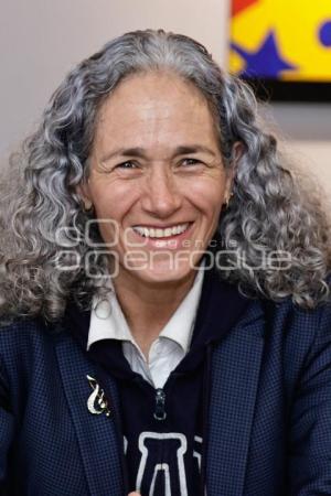 LIZZI CENICEROS