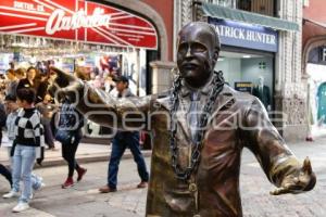 ESCULTURA . 5 DE MAYO