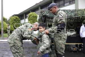 EJÉRCITO . PASEO DOMINICAL