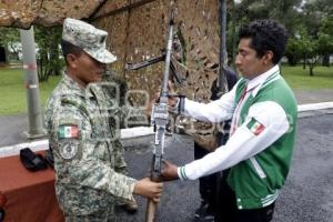EJÉRCITO . PASEO DOMINICAL